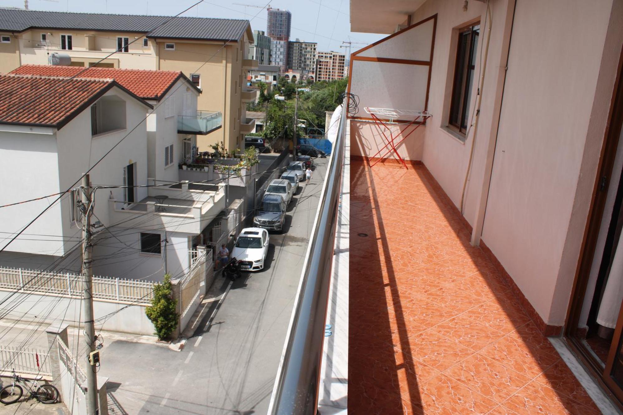 Crew Hostel ติรานา ภายนอก รูปภาพ